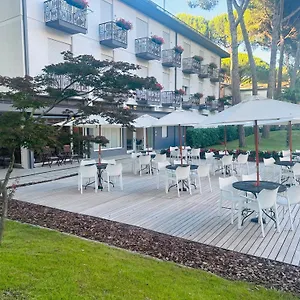 2* Hotel Laura